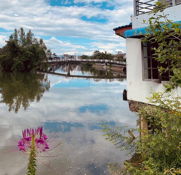 Footbridge-from-afar-at-Chanthaburi